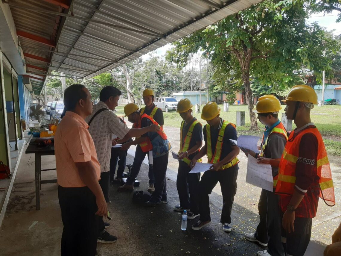 หัวหน้างานทะเบียนวัดผล วิทยาลัยเทคโนโลยีร้อยเอ็ด ได้เป็นอนุกรรมการผู้ทดสอบมาตรฐานฝีมือแรงงานแห่งชาติ